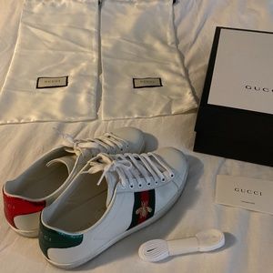 Gucci sneakers size 37 runs big fits size 8-8.5